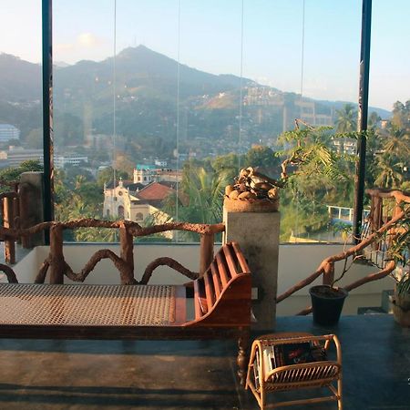 Square Peg Bed & Breakfast Kandy Dış mekan fotoğraf